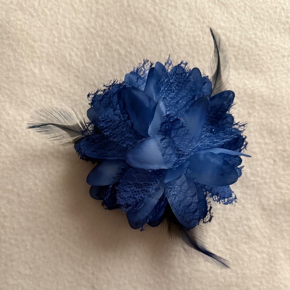 Source Unknown Accessories - Convertible Silk Flower Accessory, Silk, Net & Feathers